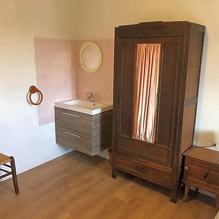 Bed & Breakfast D'hotes Domaine De La Jonquiere, 3*