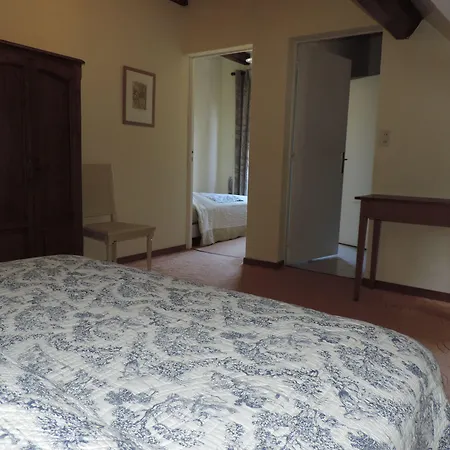 Bed and Breakfast D'hotes Domaine De La Jonquiere, 3*