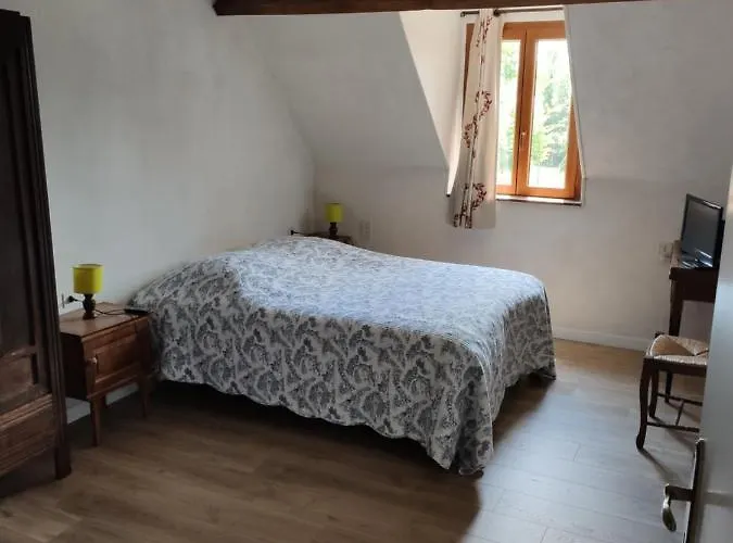 Couette-café D'hôtes Domaine De La Jonquière, 3*